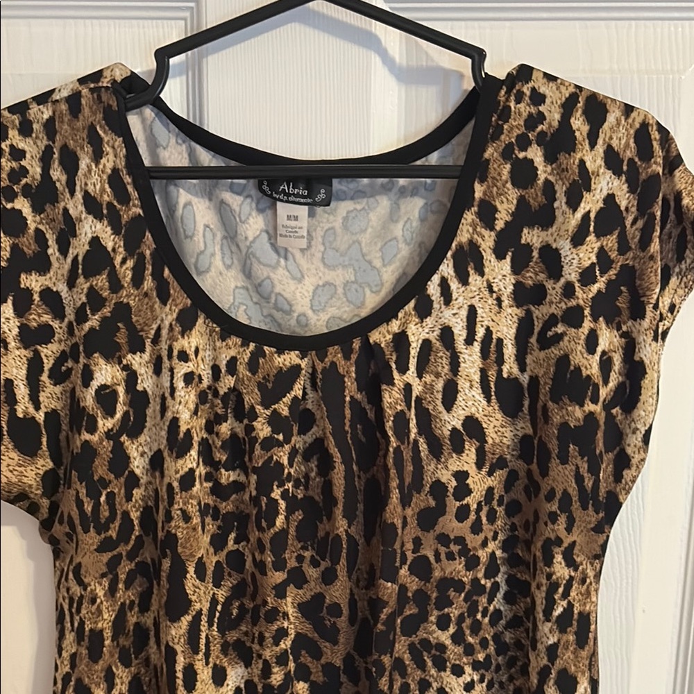 Leopard Print Women's Top - Picture 2 of 6